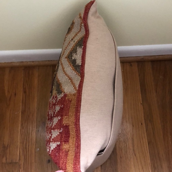 NWOT Rustic Kilim indoor 18” SQ throw pillow - Picture 6 of 9